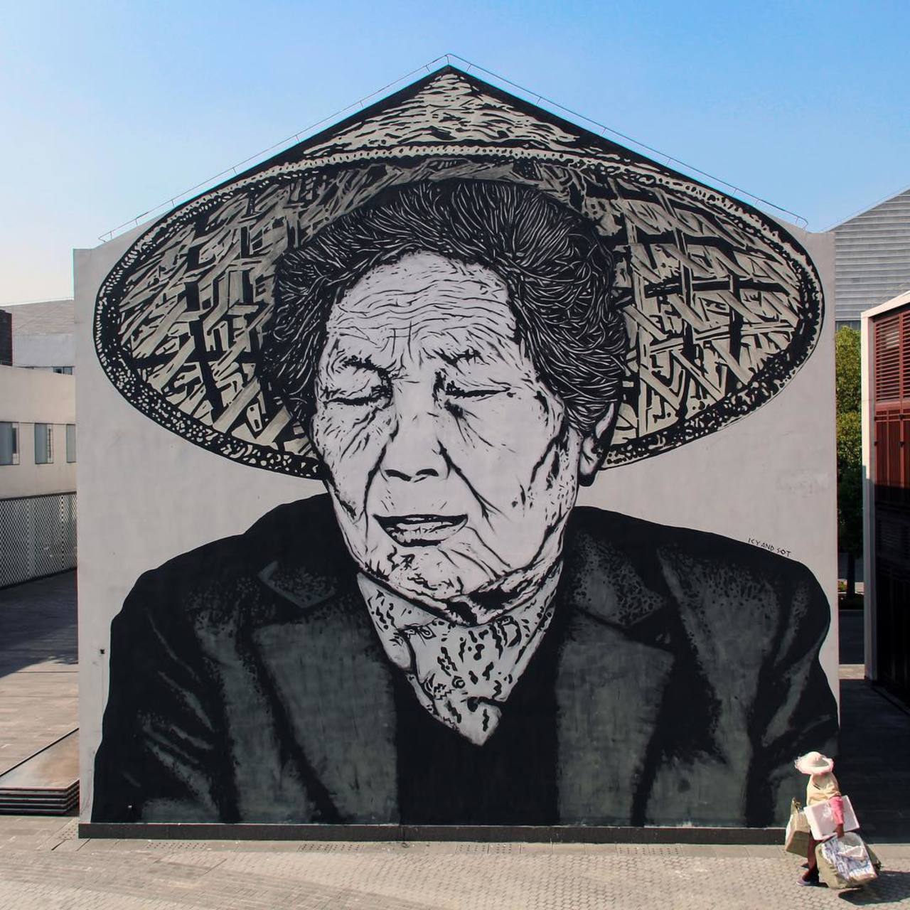 Icy & Sot create a new mural in Shanghai, China. #StreetArt #Graffiti #Mural http://t.co/NLpBFW5N70