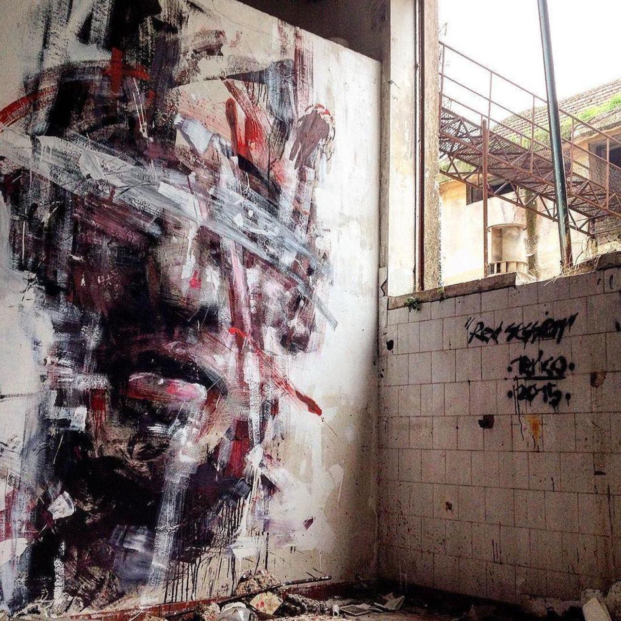 Red session by @jerico_de_cristo 
#abandoned #abandonedplaces #streetart #art #ubanart #painting #wall #graffiti #s… http://t.co/DloJglbcKy