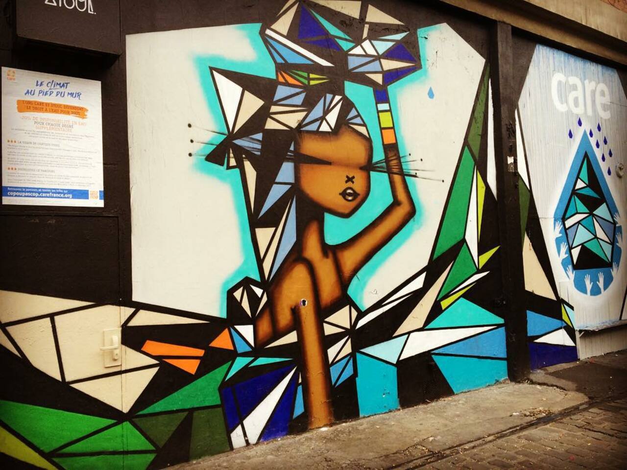 #Paris #graffiti photo by @allaboutparisandbeyond http://ift.tt/1jNwY4s #StreetArt http://t.co/GxgDRU3wXE