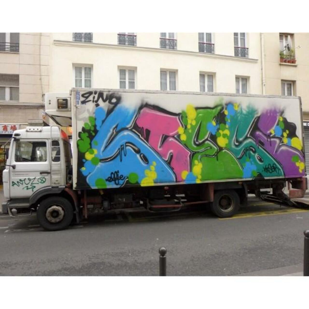 STESI
#camtar #camionsparisiens #trucks_of_art #graffititruck #truckart #streetart #graffiti #graff #art #fatcap #b… http://t.co/NLBYaJKHTx