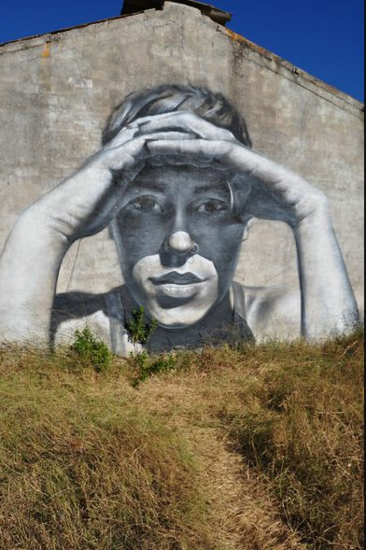 RT @DlgermanyDavid: RT @fam: street art http://bit.ly/1zBQ1Rj #streetart #graffiti http://t.co/MJs03XTrqI”