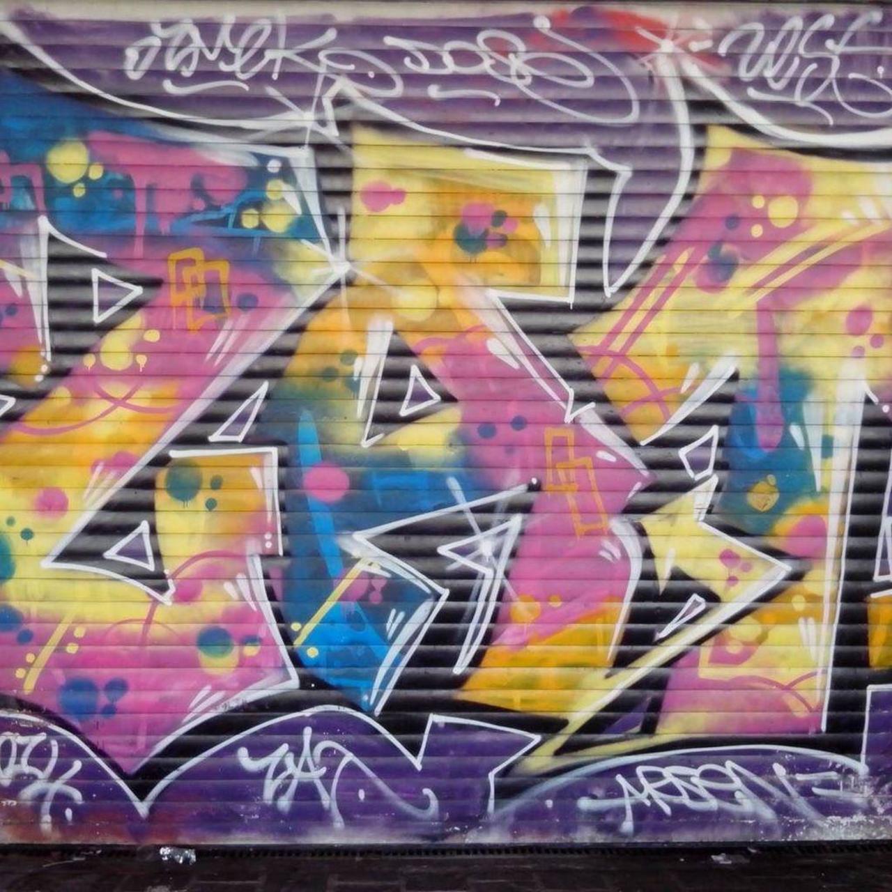 #streetart #streetarteverywhere #streetshot #graffitiart #graffiti #arturbain #urbanart #rideaudefer #stencil #spra… http://t.co/zJAkSj4BI4
