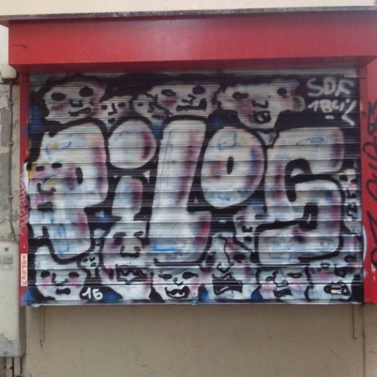 RT @StArtEverywhere: #streetart #streetarteverywhere #streetshot #graffitiart #graffiti #arturbain #urbanart #rideaudefer #stencil #spra… http://t.co/QQOVmg60Jz