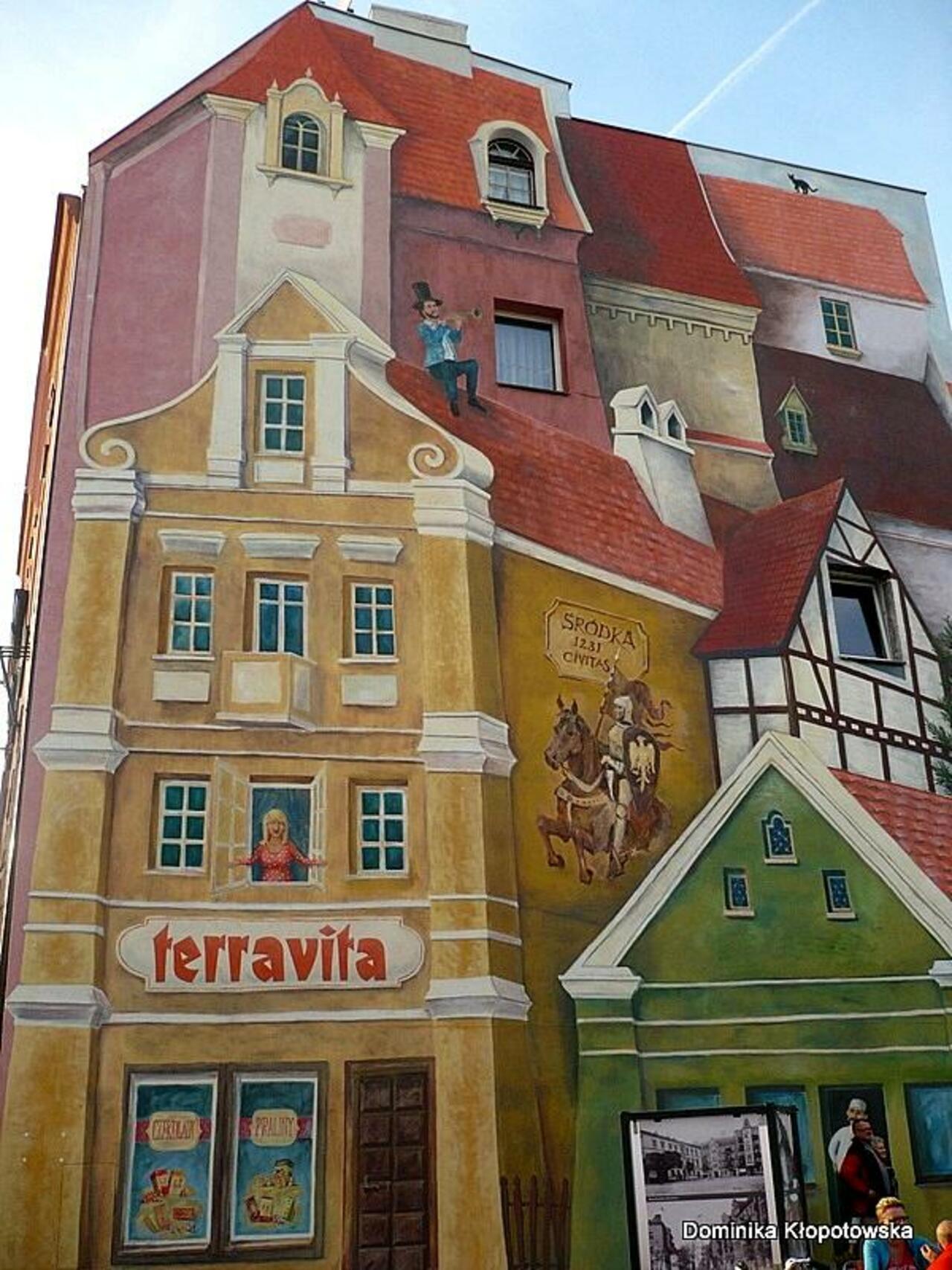 #3D #murals http://fotopoznan.blogspot.com/2015/10/zachwycajacy-mural-na-srodce.html #streetart #graffiti https://t.co/3VdXzo87EZ