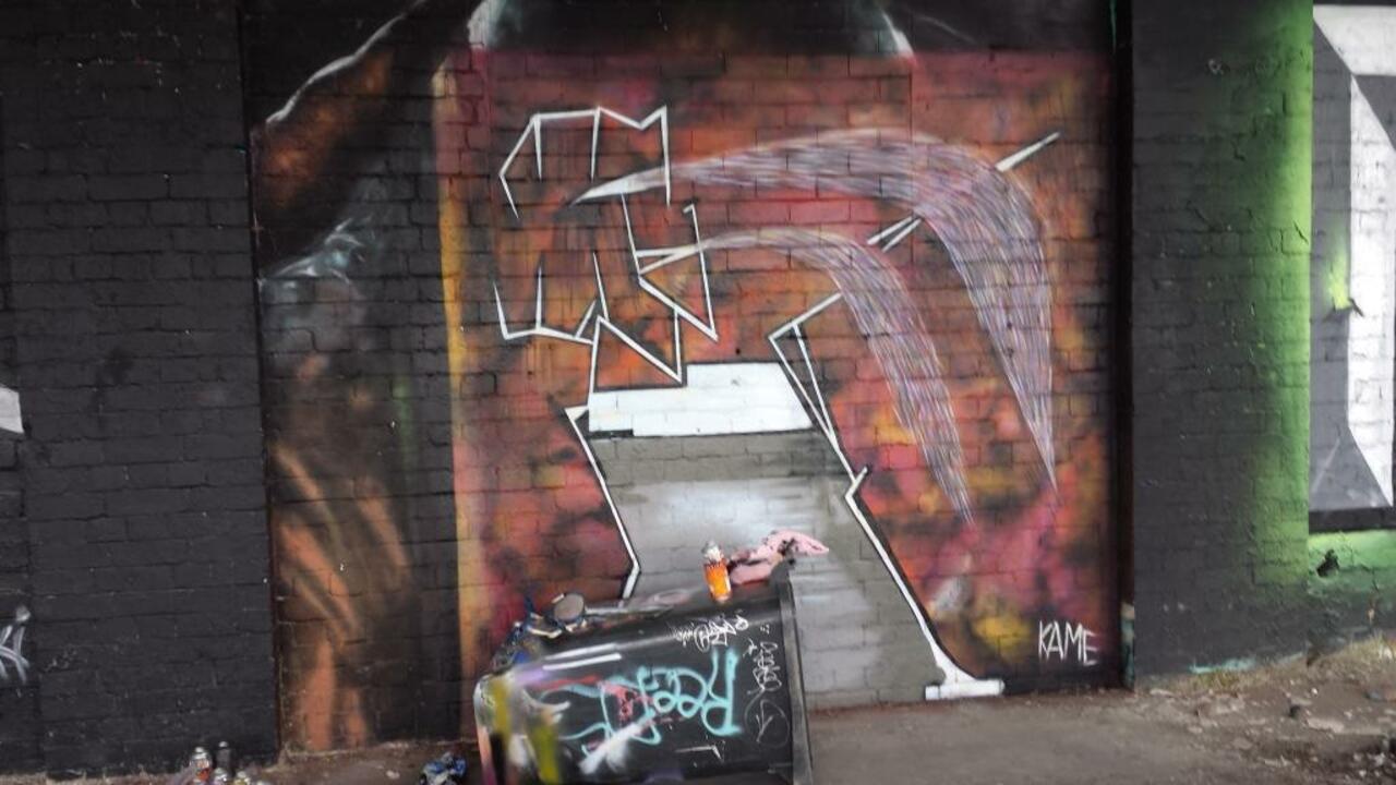 RT @jdaviesarts: Work in progress.. #streetart #graffiti #graffitiart #graff #urbanart #contemporarypainting #painting #art #design http://t.co/2uQj903WYZ