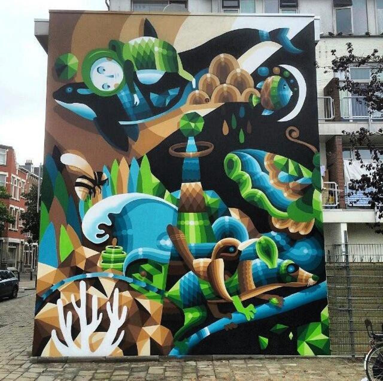 "@HubStreetArt
Rotterdam #streetart #art https://t.co/OHZirZdYie #eelcovanderberg #virus #murual #wall #graffiti #artist"
