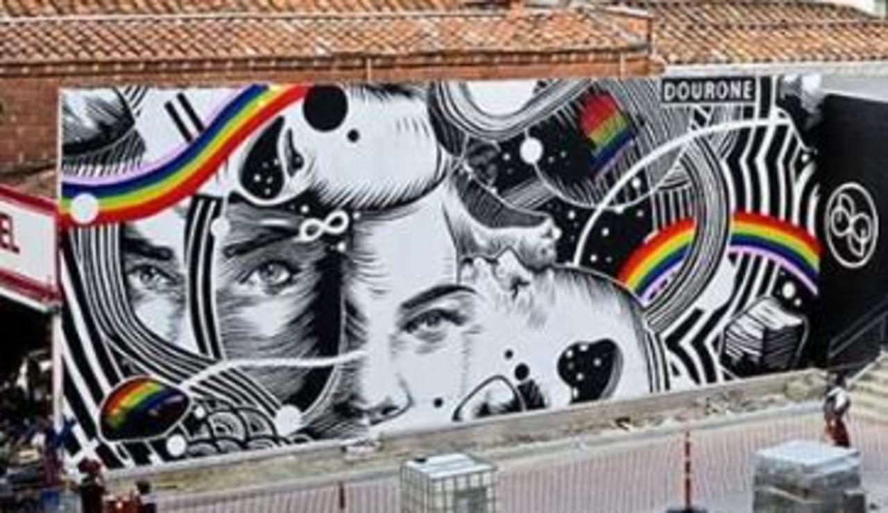 Vida, 2015 #Medellin #Colombia 
#Dourone ()
#streetart #graffiti #art https://t.co/7ZFdOJcvwu