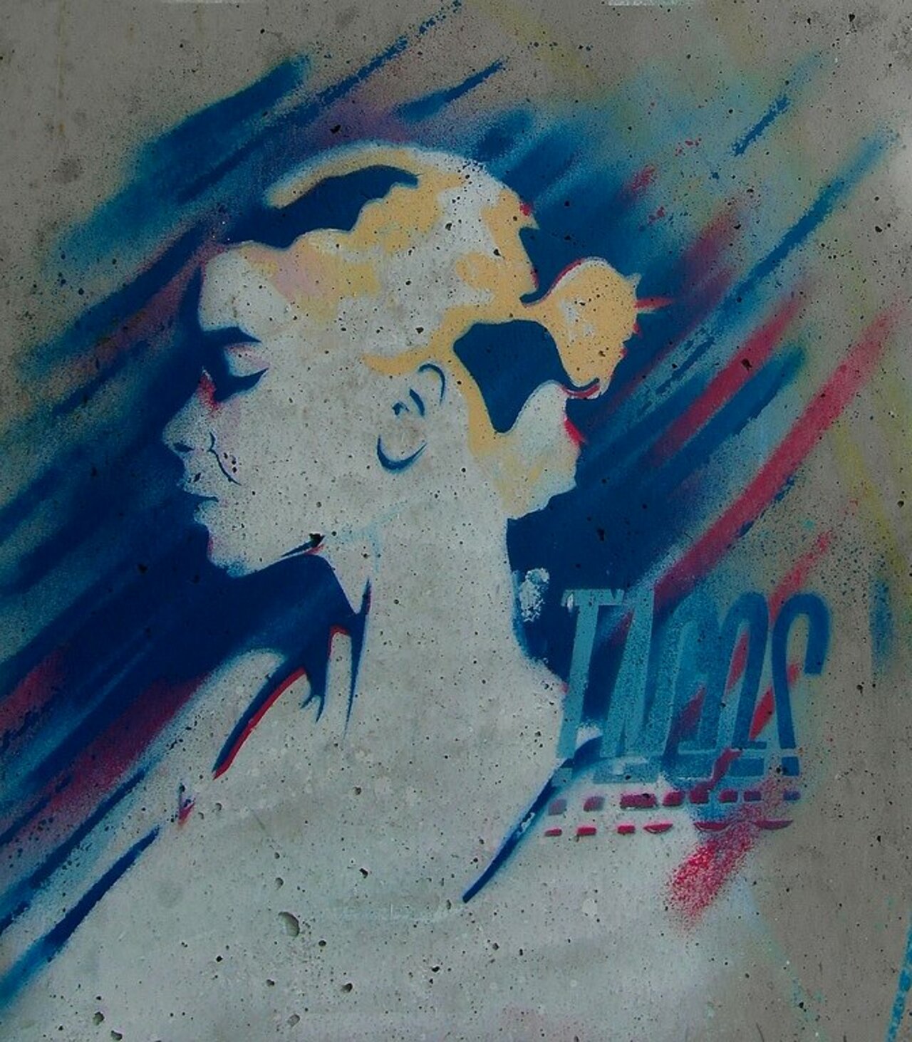 Street Art by anonymous in #Vitry-sur-Seine http://www.urbacolors.com #art #mural #graffiti #streetart https://t.co/NRU73BMlqH