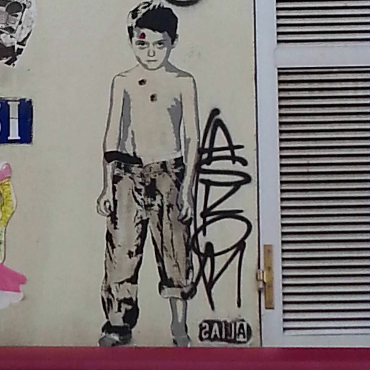 #Paris #graffiti photo by @fotoflaneuse http://ift.tt/1jzocYt #StreetArt https://t.co/g0Aau8fIw2