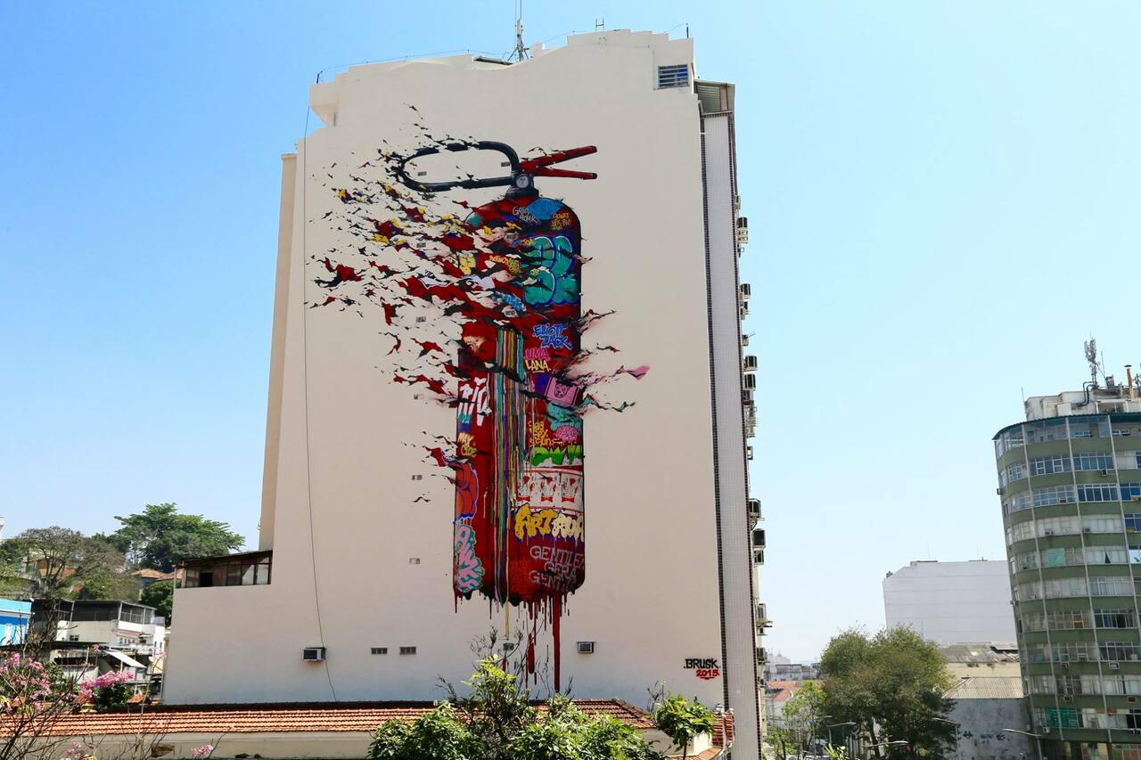 Brusk unveils a new mural in Rio de Janeiro, Brazil. #StreetArt #Graffiti #Mural https://t.co/nahiD6t8uz