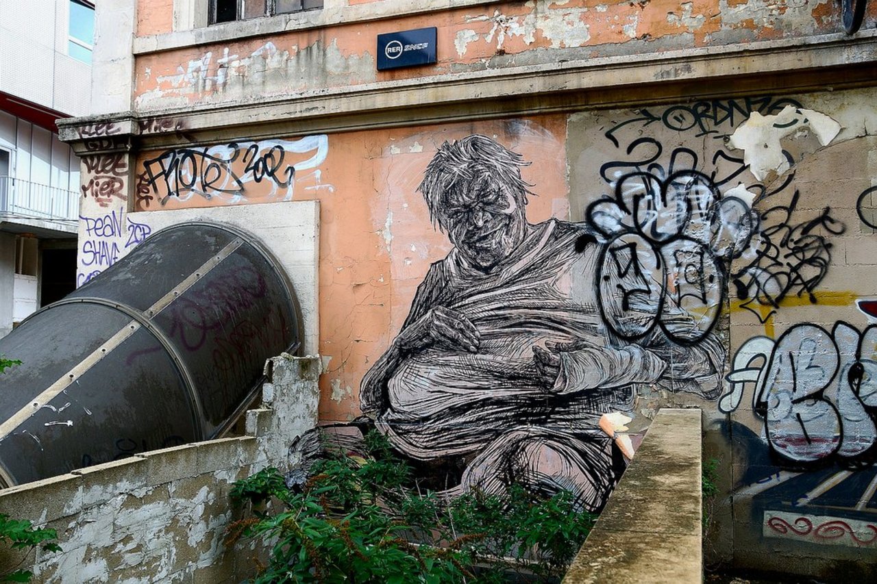 RT @urbacolors: Street Art by anonymous in #Paris http://www.urbacolors.com #art #mural #graffiti #streetart https://t.co/EHIuNmpZap