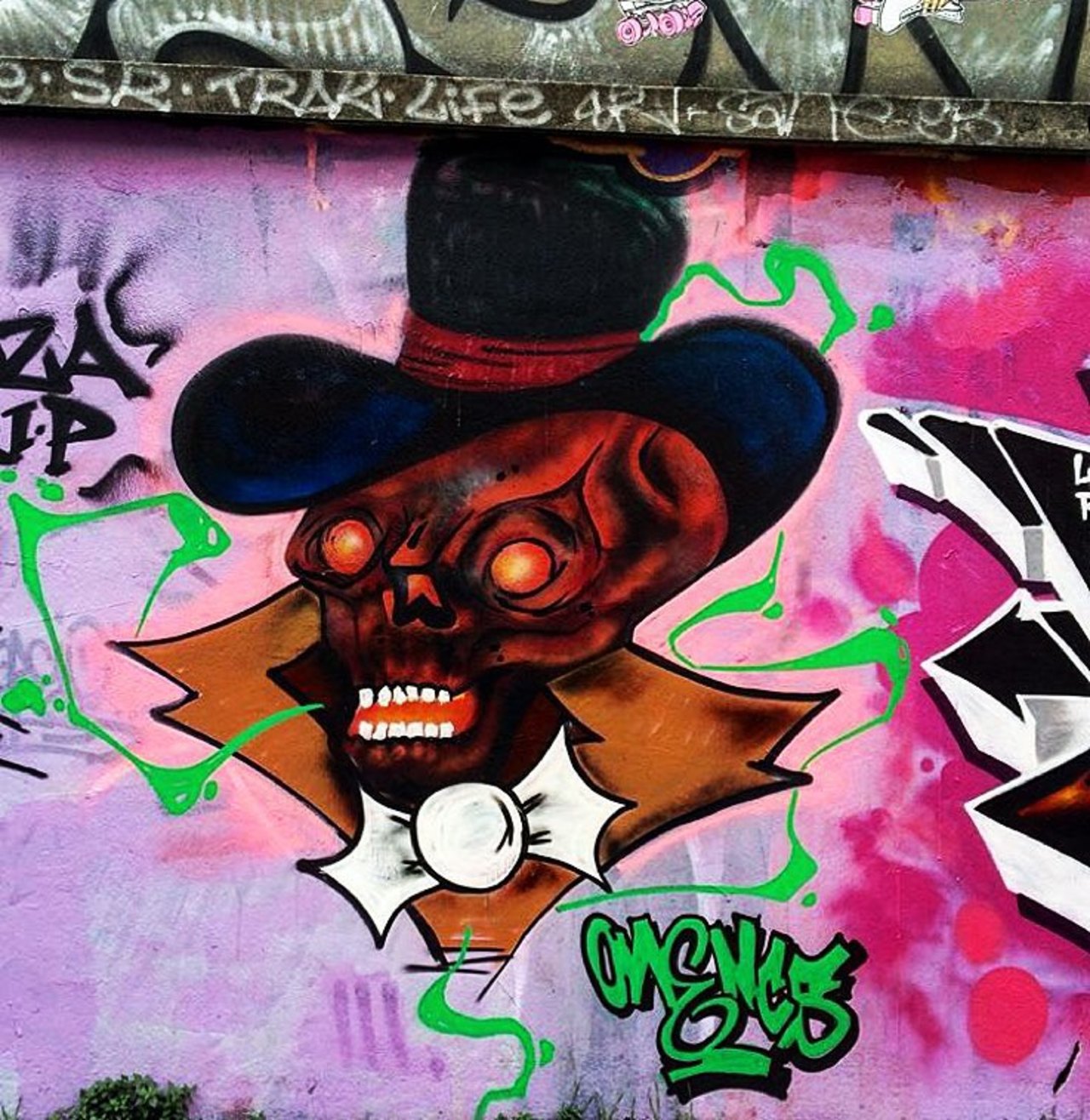 #Paris #graffiti photo by @julosteart http://ift.tt/1XjL9Nz #StreetArt https://t.co/Awkckp8Ax8