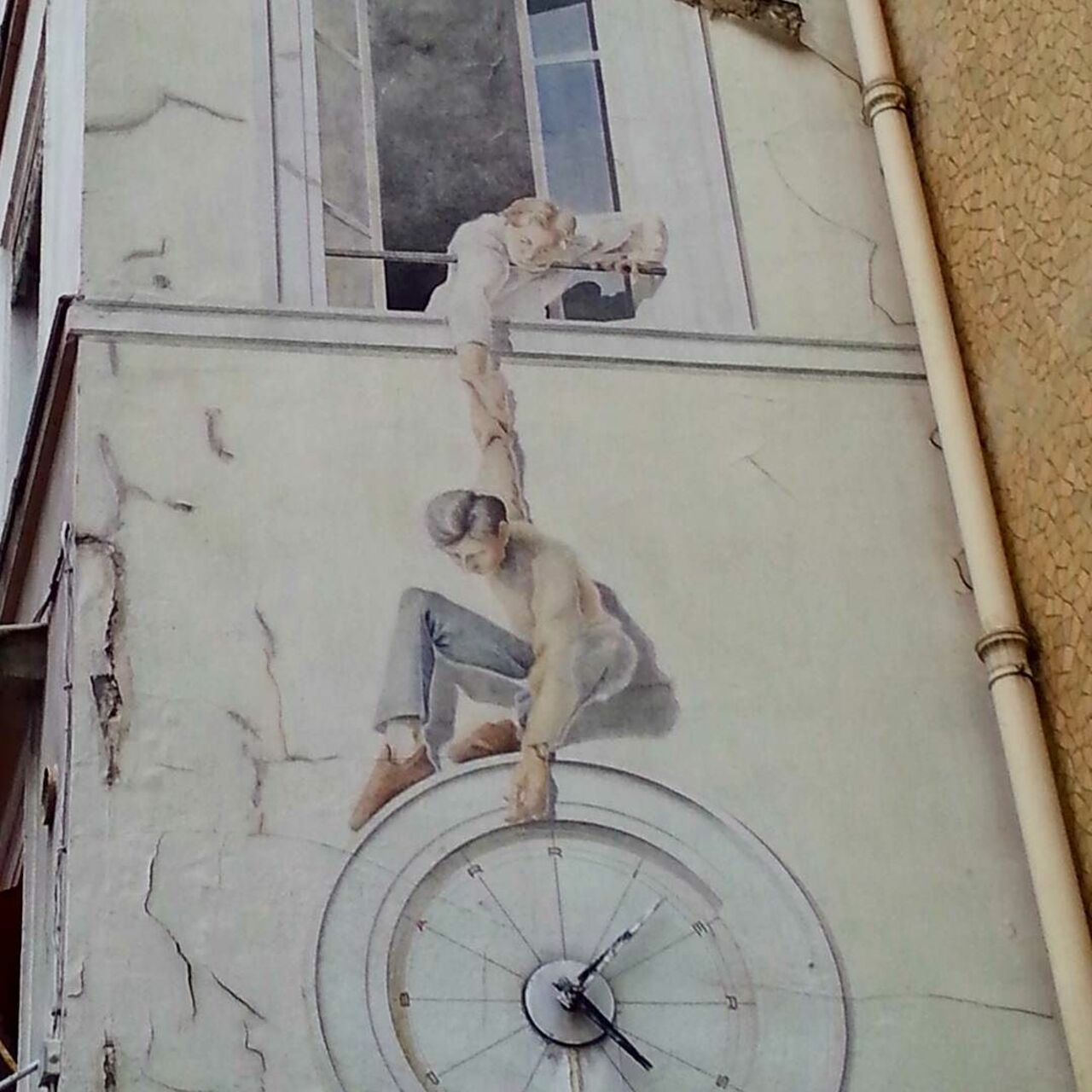 #Paris #graffiti photo by @fotoflaneuse http://ift.tt/1ksjQ5s #StreetArt https://t.co/f6BYpSBKNo