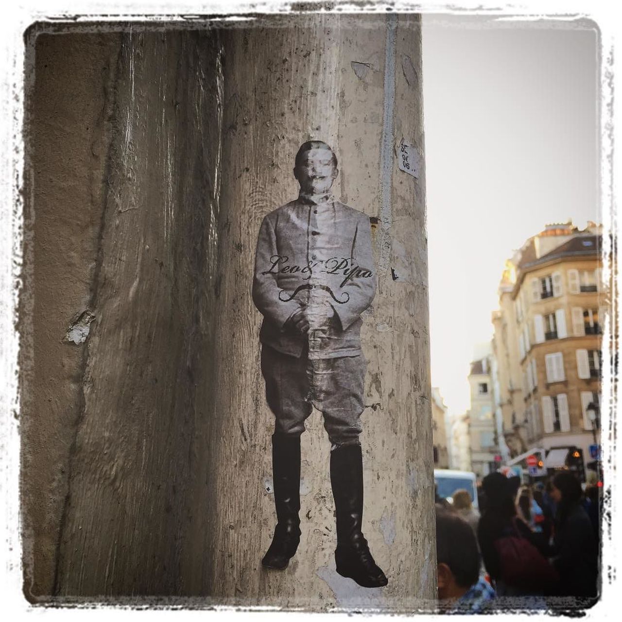 #Paris #graffiti photo by @gabyinparis http://ift.tt/1jCaRyH #StreetArt https://t.co/19Jj94rcB8