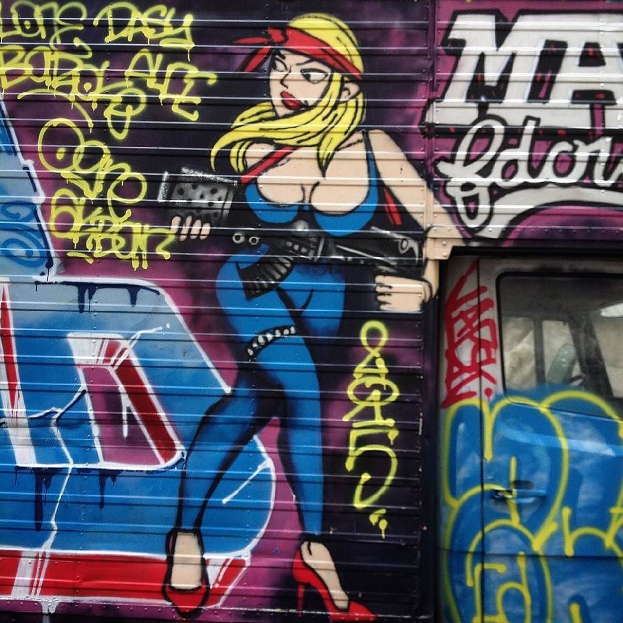 RT @StArtEverywhere: Faut pas l'énerver #girl #supergirl #street #streetart #streetartparis #graff #graffiti #wallart #sprayart #urban #… https://t.co/Tl6NrXlXkb