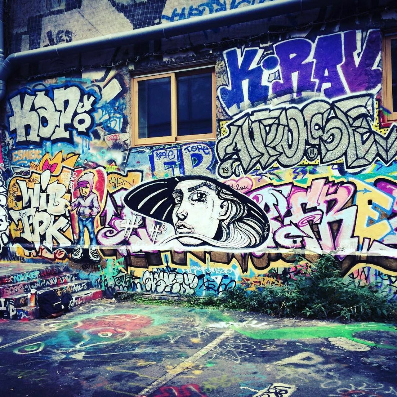 circumjacent_fr: #Paris #graffiti photo by art_by_espa http://ift.tt/1OL5IkA #StreetArt https://t.co/qJ5YLSsc0B