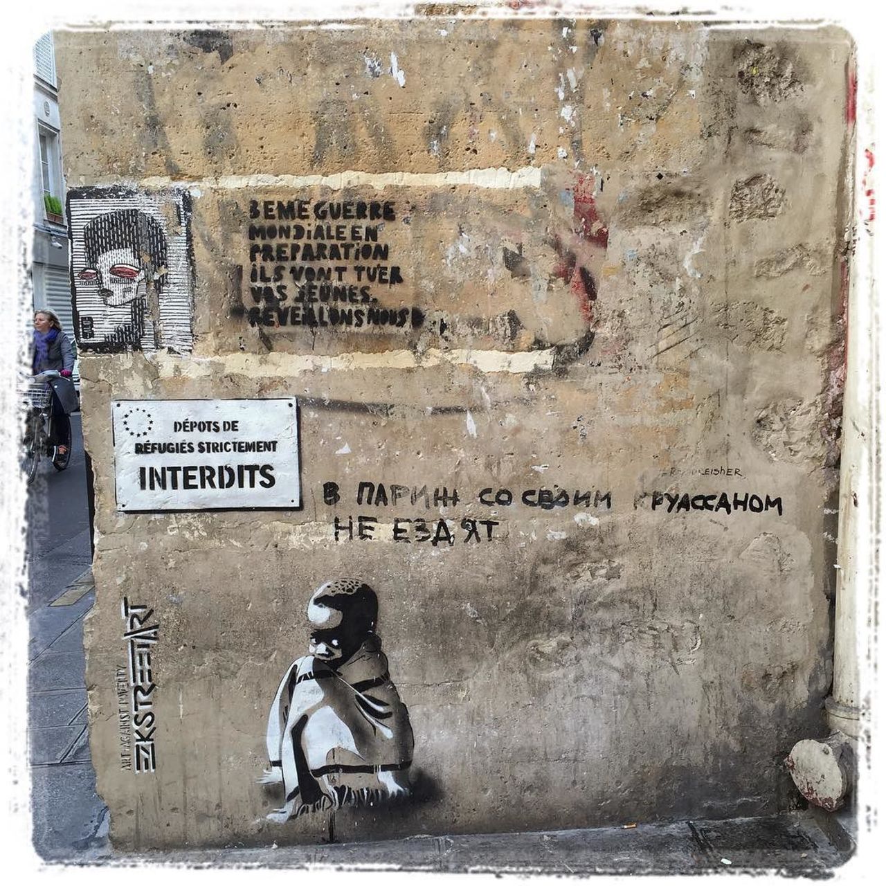 #Paris #graffiti photo by @gabyinparis http://ift.tt/1LQBEle #StreetArt https://t.co/S02hUxWGBb