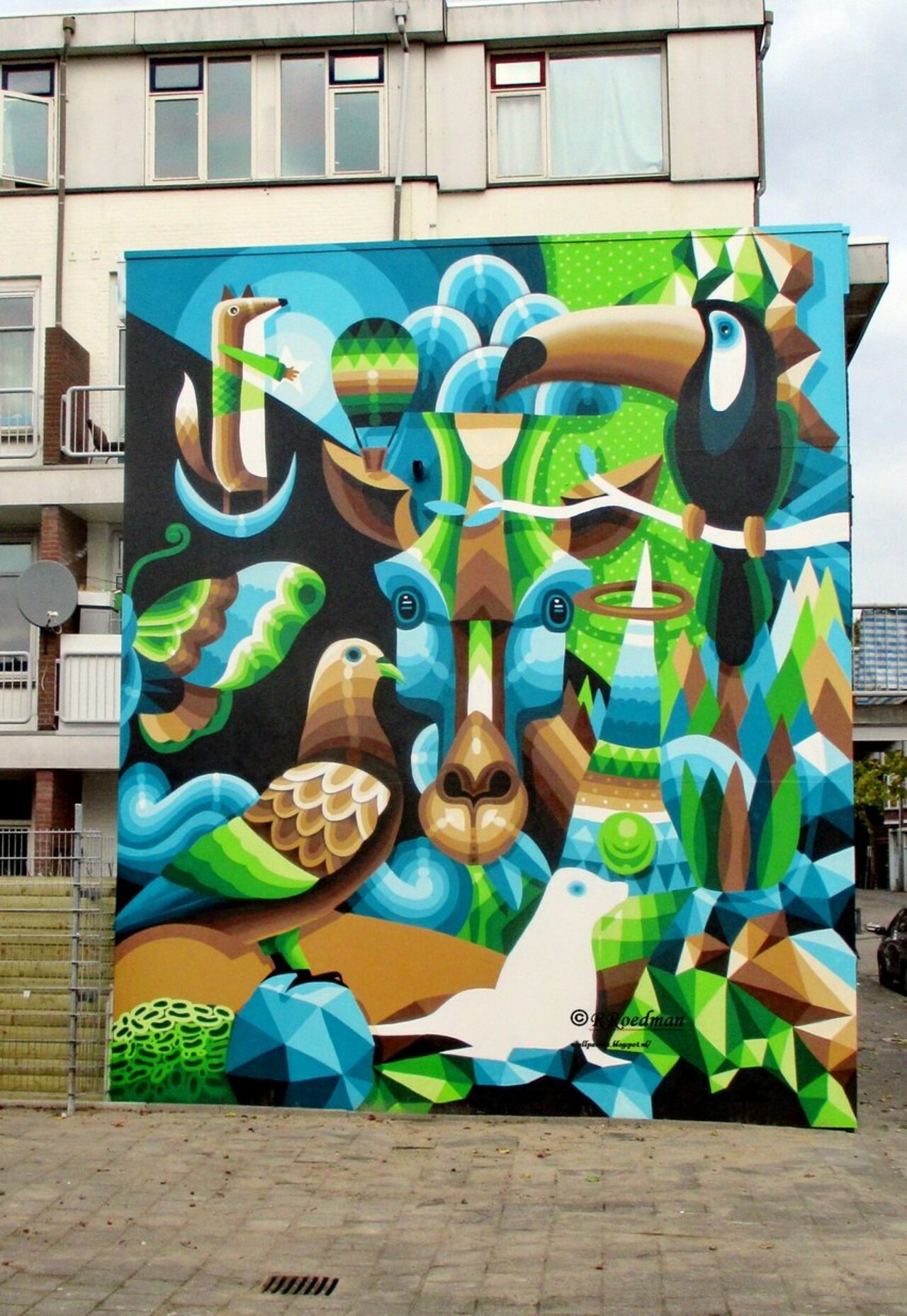 #streetart #graffiti #mural nice work from #EelcoVanDenBerg in #Rotterdam ,5 pics at http://wallpaintss.blogspot.nl https://t.co/Fpezh2lmL3