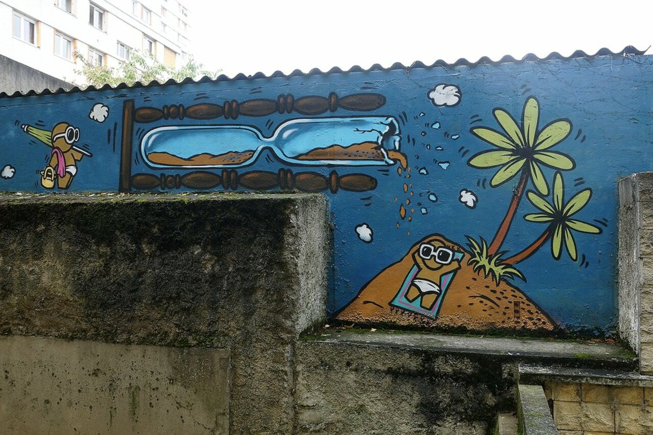Street Art by anonymous in #Vitry-sur-Seine http://www.urbacolors.com #art #mural #graffiti #streetart https://t.co/VDZ4jrUxf7