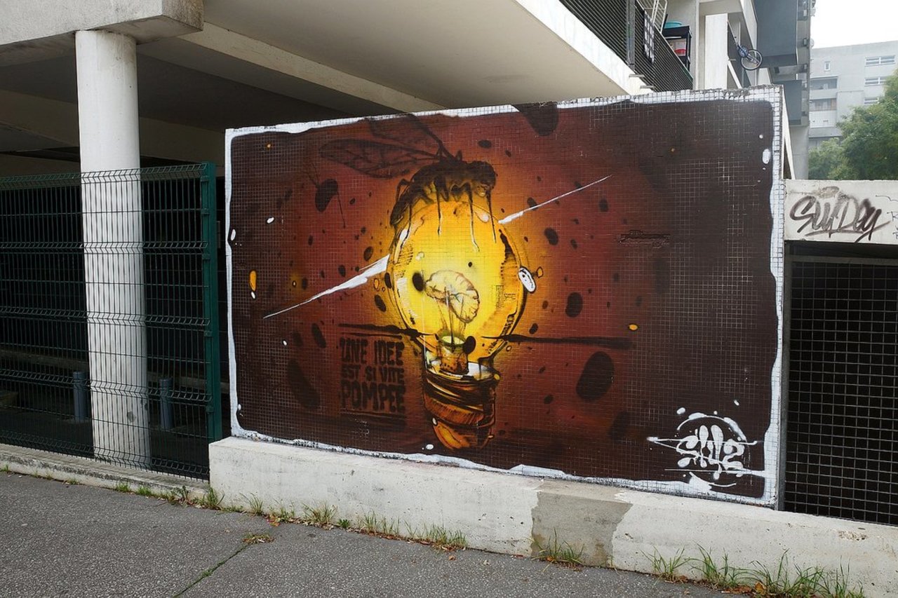 RT @urbacolors: Street Art by anonymous in #Vitry-sur-Seine http://www.urbacolors.com #art #mural #graffiti #streetart https://t.co/R0AMgh0dUk