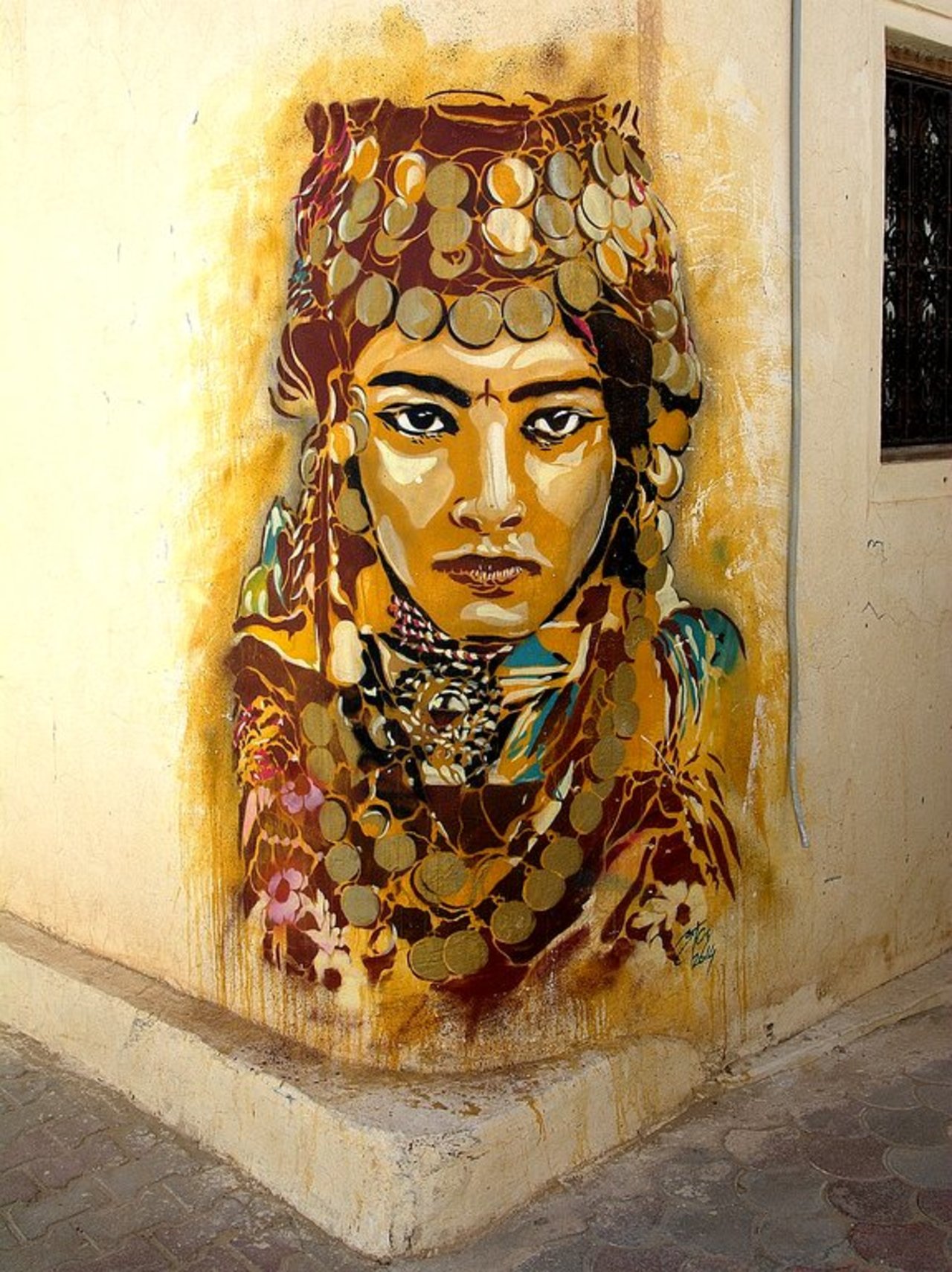 RT @urbacolors: Street Art by btoy in # http://www.urbacolors.com #art #mural #graffiti #streetart https://t.co/rBPiD1WwrE