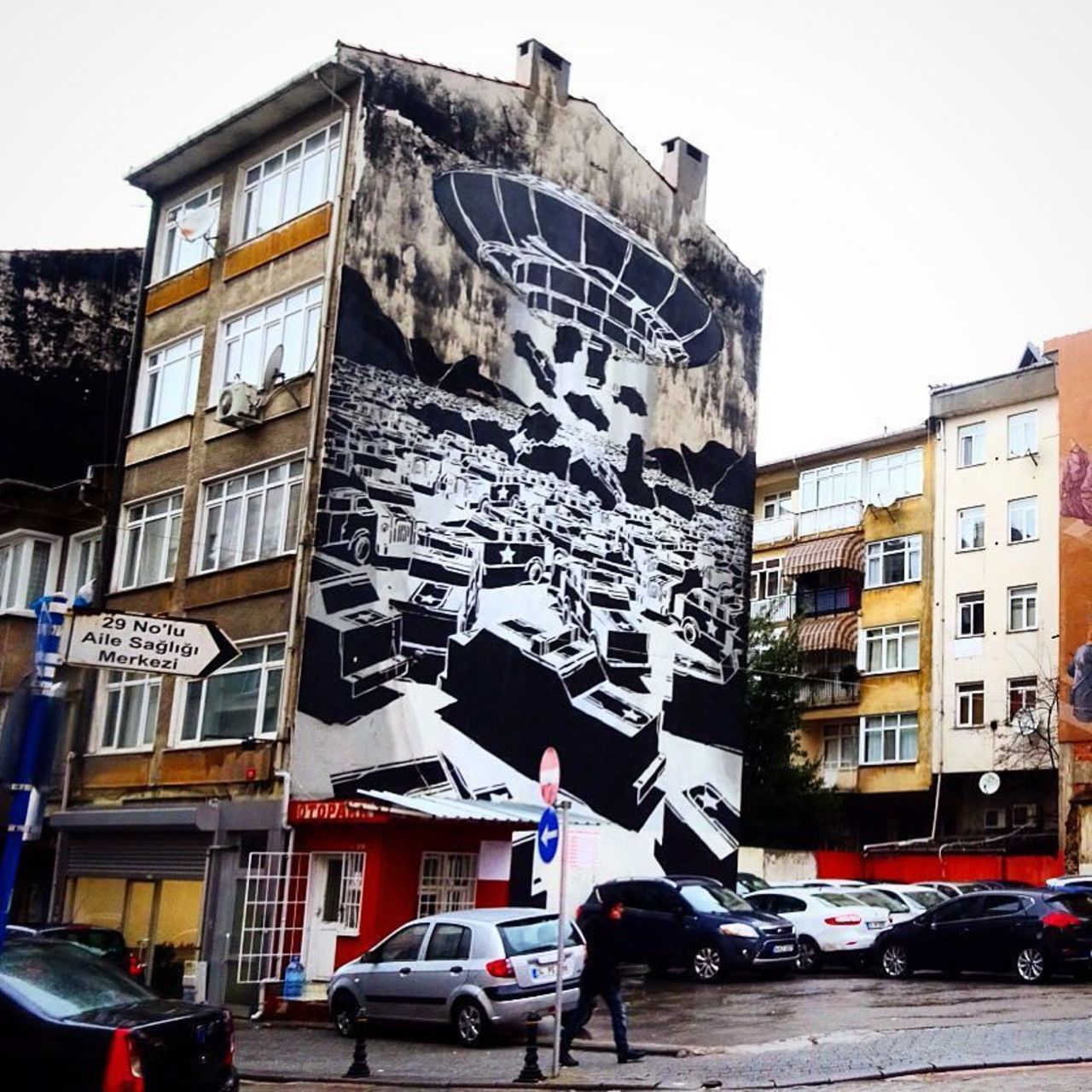#streetart #streetartist #artist #art #arte #arteurbano #urbano #urbanart #urban #wallart #mural #cityart #graffiti… https://t.co/XnkD00w43c