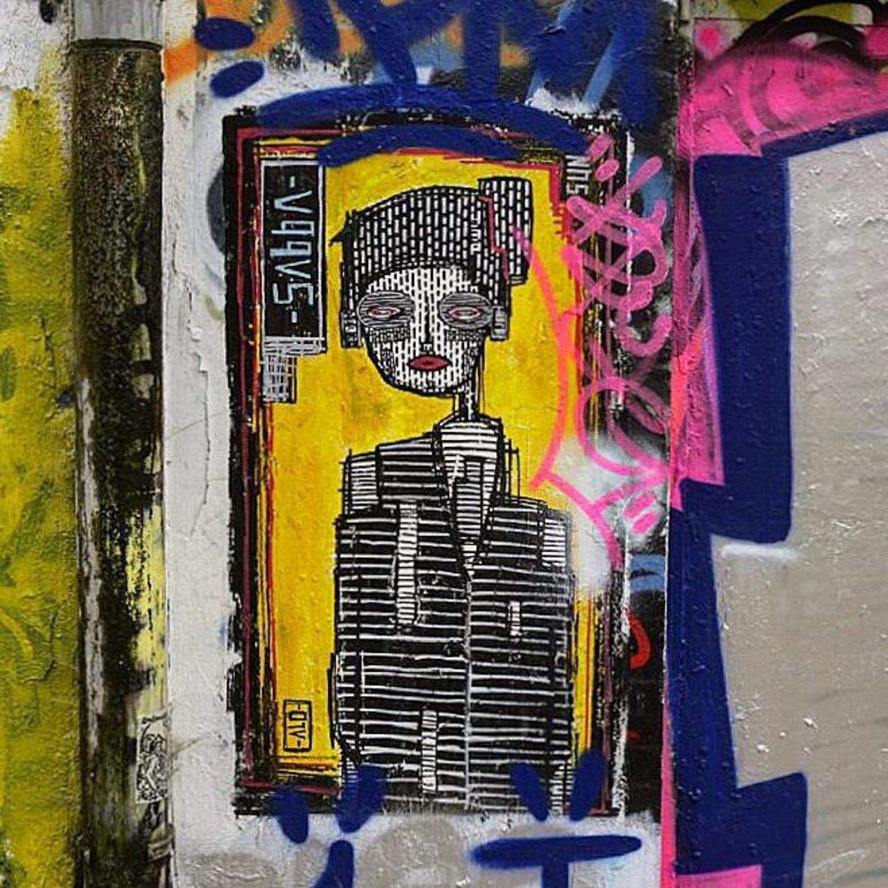#Paris #graffiti photo by @jpoesse http://ift.tt/1S1scMz #StreetArt https://t.co/yjmhuCKHpP