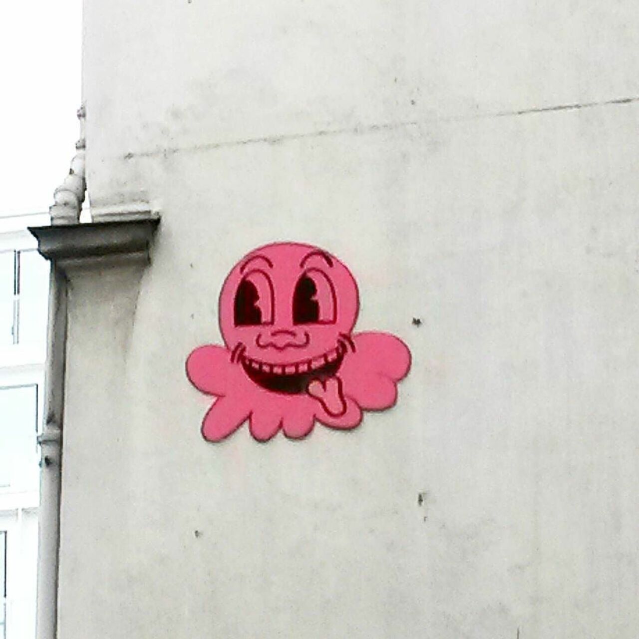 #Paris #graffiti photo by @princessepepett http://ift.tt/1XpTaRc #StreetArt https://t.co/L2dUMED0gi