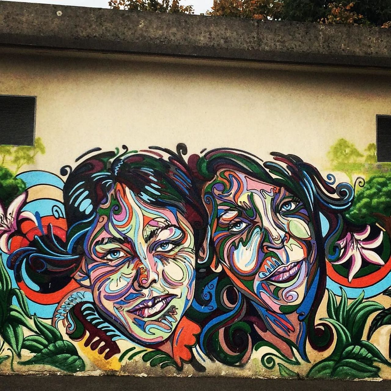 #Paris #graffiti photo by @julosteart http://ift.tt/1i3waaF #StreetArt https://t.co/XXiGaOchHA