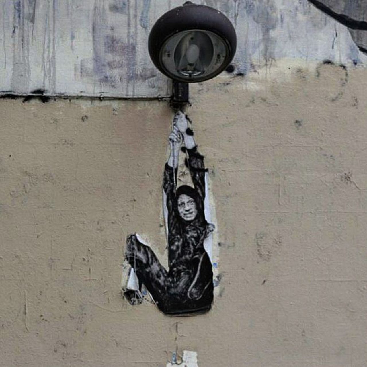 circumjacent_fr: #Paris #graffiti photo by jpoesse http://ift.tt/1Lu4sP2 #StreetArt https://t.co/8kIFXXXlPh