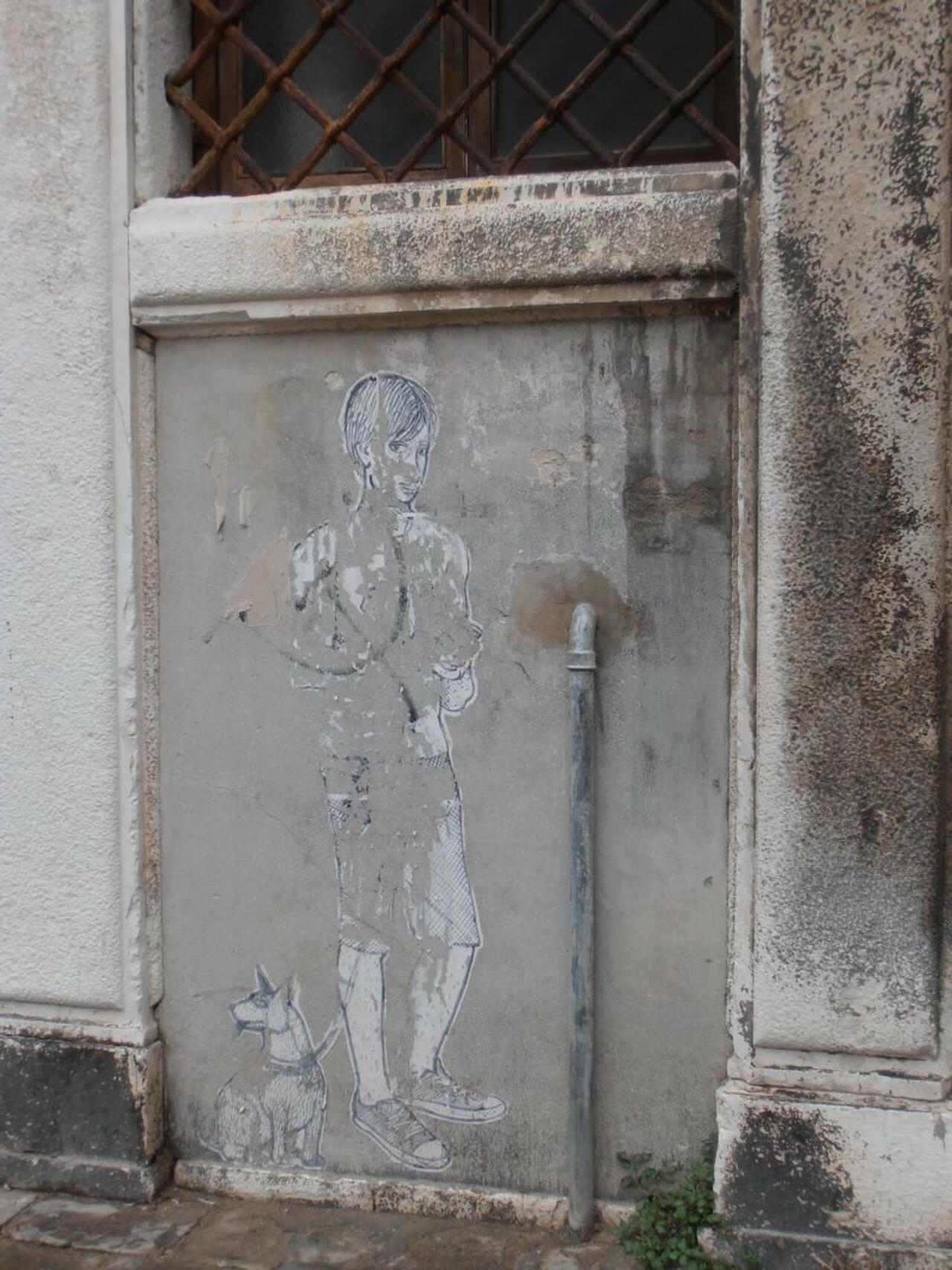 RT @AliciaDCrumpton: #graffiti #streetart #veniceitaly https://t.co/tYMCSjMQ7t