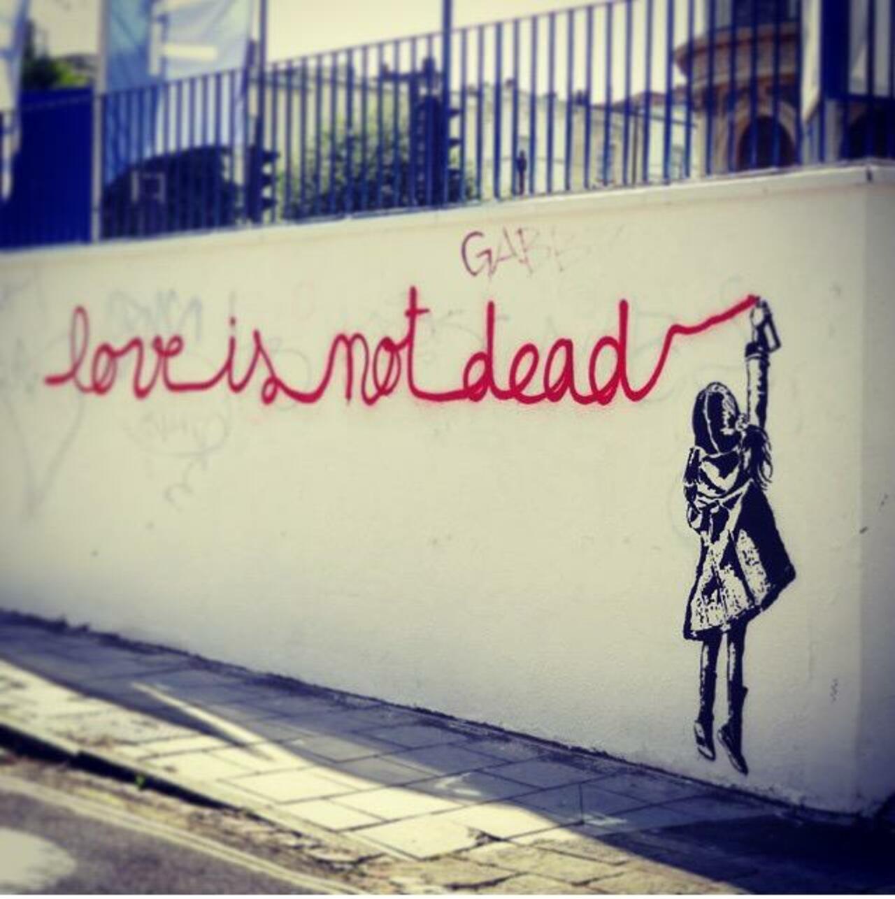 RT @GoogleStreetArt: Love is not dead 

Street Art by Goin 
#arte #art #graffiti #streetart http://t.co/oK1EgbRYWd