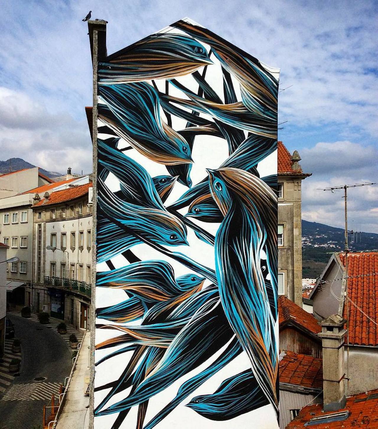 Something new from Pantonio in Covilhã, Portugal. #StreetArt #Graffiti #Mural https://t.co/FdsASDCxhw