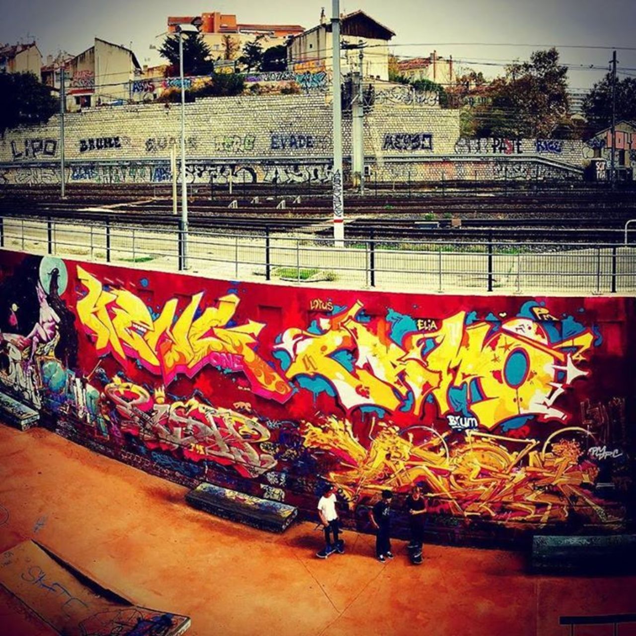 #Marseille #marseille #lafrichebelledemai #streetart #nice #skatepark #graffiti #graffitia… http://ift.tt/1i6nMHf https://t.co/3BRRKeC00J
