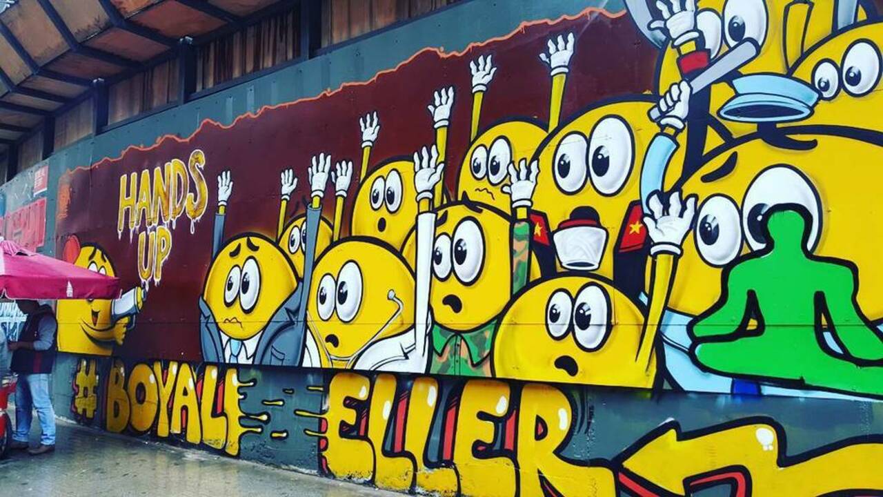 #handsup #pantsdown #boyalieller #graffiti #streetartistanbul #streetart #mural #taksim #beyoglu #istanbul #turkey … https://t.co/H9hLGDfHyM