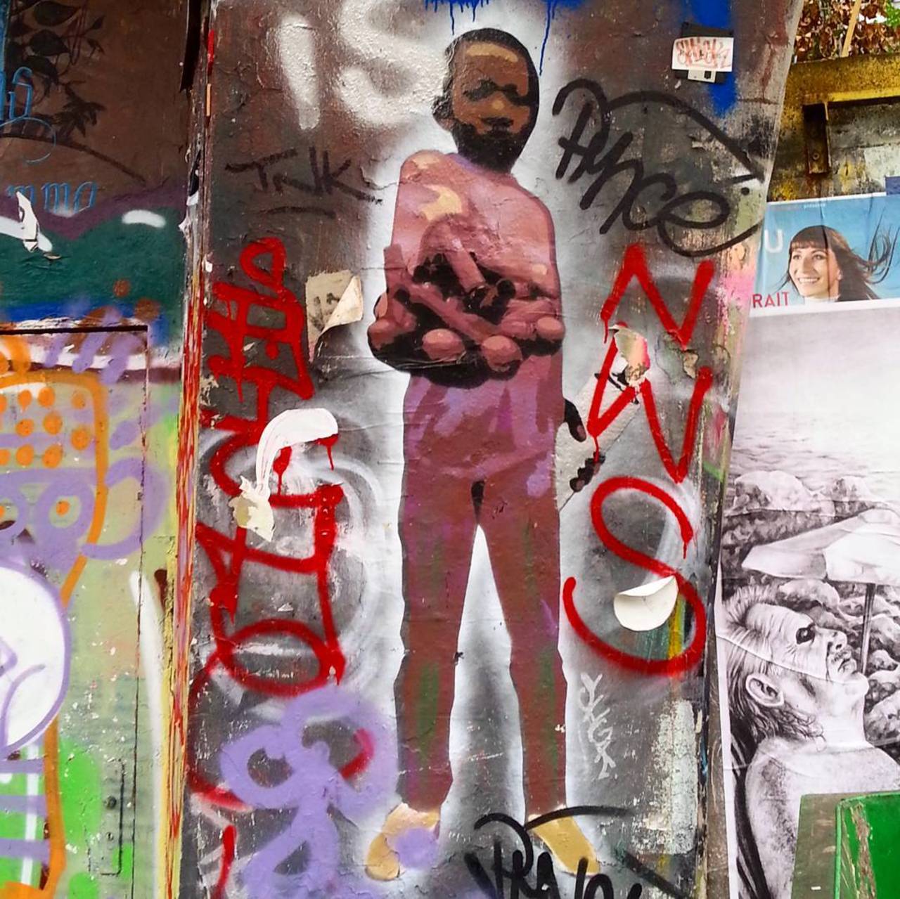 #Paris #graffiti photo by @fotoflaneuse http://ift.tt/1XsfRUS #StreetArt https://t.co/I5Bwr5Xm41