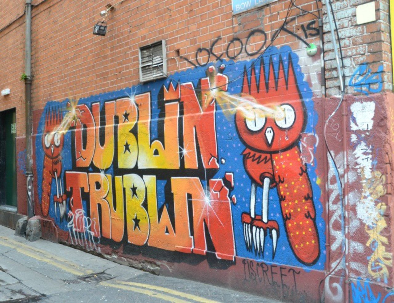 My view of #Dublin - colourful #graffiti sign spotted downtown #streetart https://waheedaharris.wordpress.com/2015/10/26/ahh-dublin https://t.co/gAi5vW7gio
