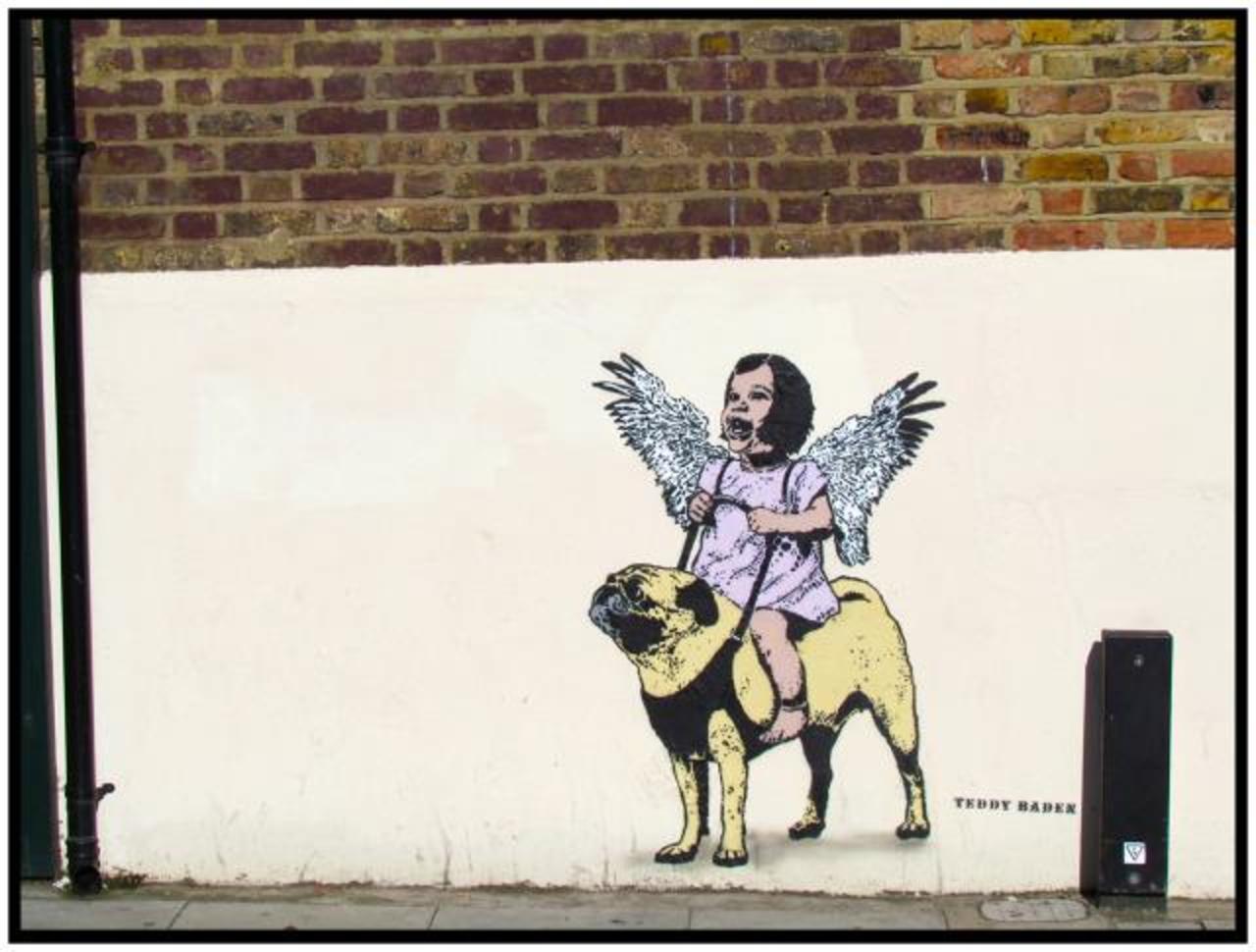 RT @niumestreetart: Pugs might fly'.. see more of Teddy Baden here: http://bit.ly/1vyD8s1 #streetart #graffiti http://t.co/u3dHVGZdG4