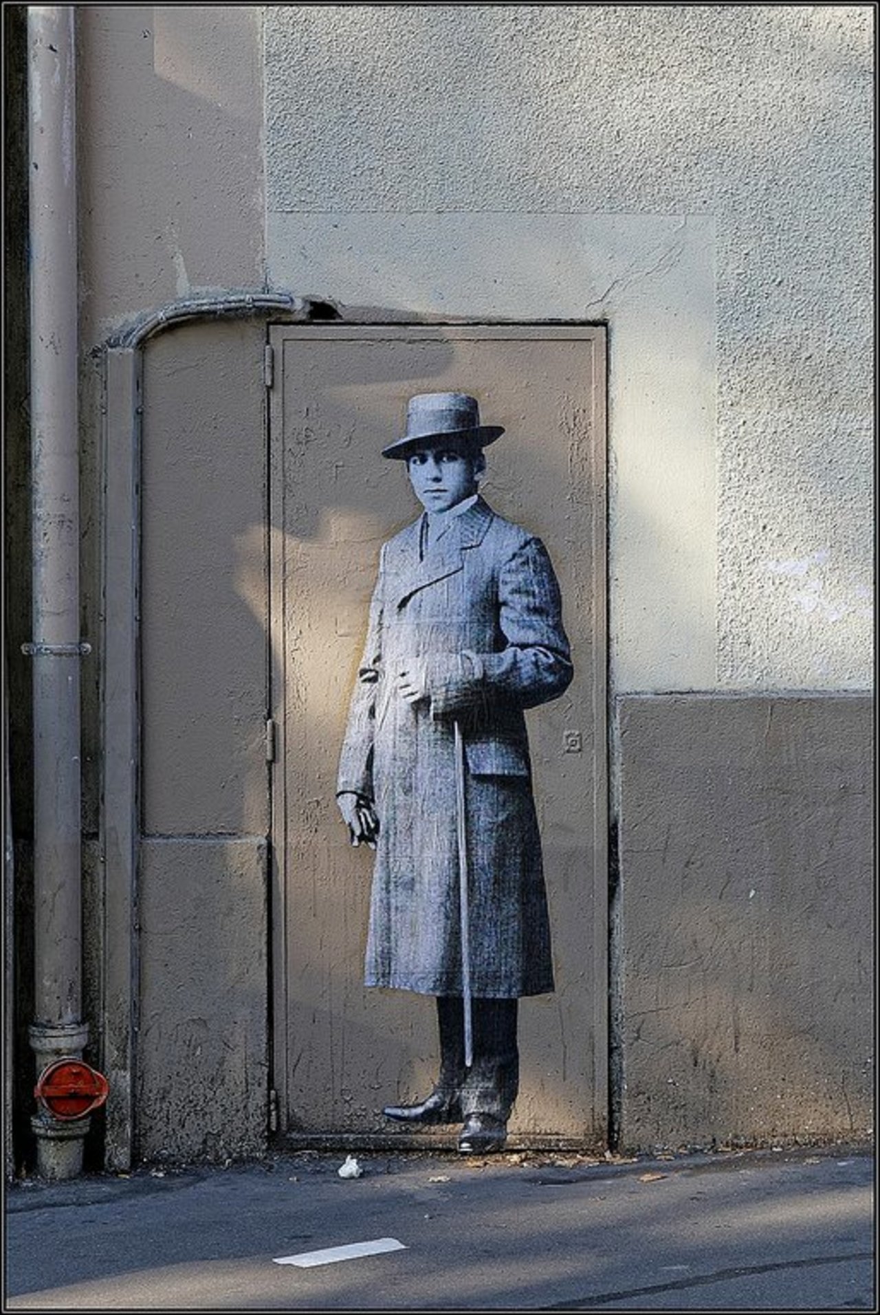 Street Art by anonymous in #Paris http://www.urbacolors.com #art #mural #graffiti #streetart https://t.co/IfEMYrjFeO