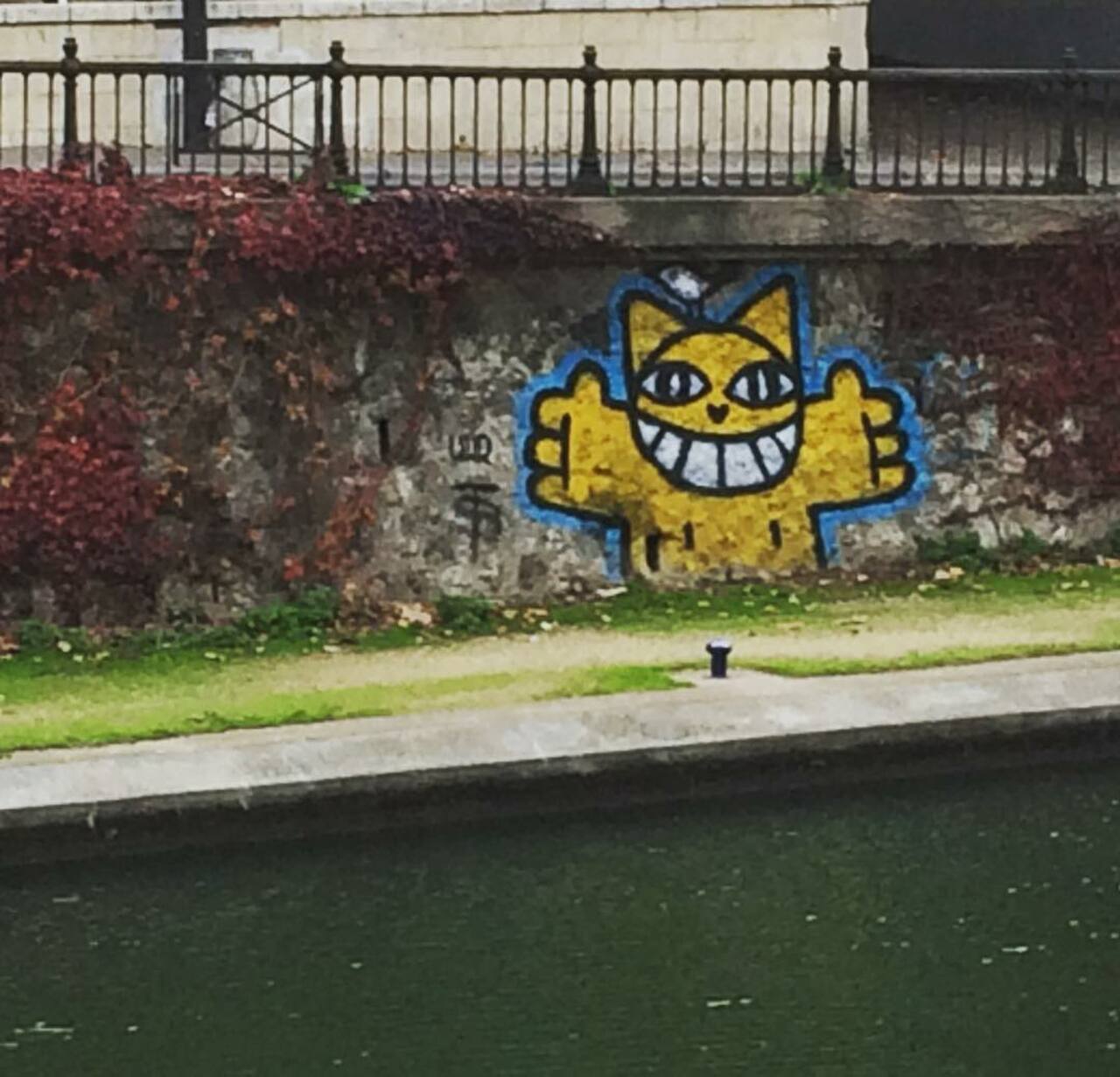 #Paris #graffiti photo by @allaboutparisandbeyond http://ift.tt/1OQVPSs #StreetArt https://t.co/Chr4hHSRNF