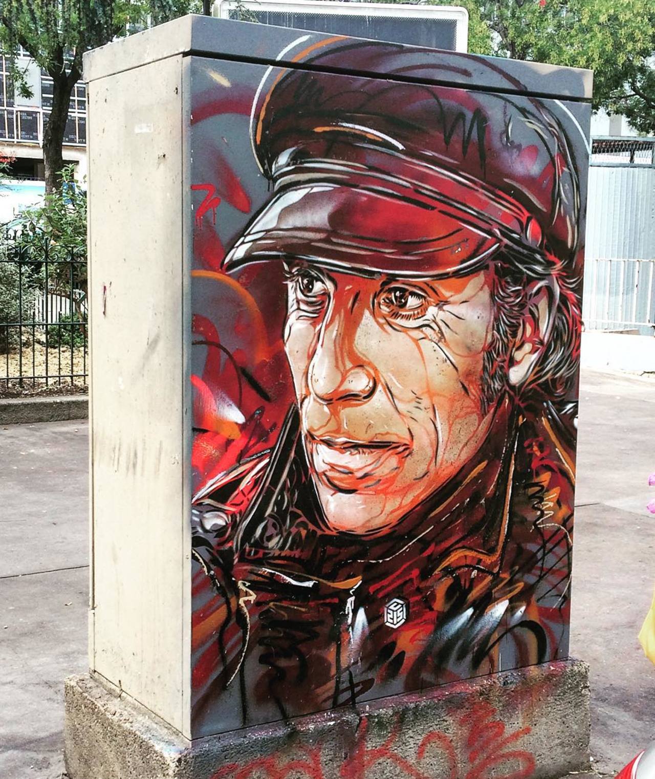 #Paris #graffiti photo by @julosteart http://ift.tt/1N2KkWv #StreetArt https://t.co/cEp25L0J22
