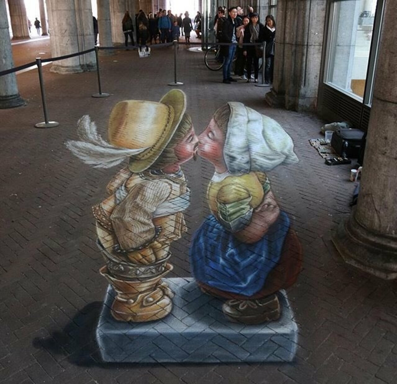 Vermeer & Rembrandt meets Anamorphic 3D Street Art by Leon Keer 

#art #mural #graffiti #streetart https://t.co/tTxqy84o4A