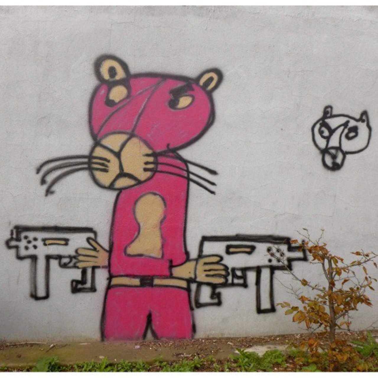 O.G Pink Panther
#GangstaPinkPanther #PinkPanther #UZI #streetart #graffiti #graff #art #fatcap #bombing #sprayart … https://t.co/iPDam8dgev
