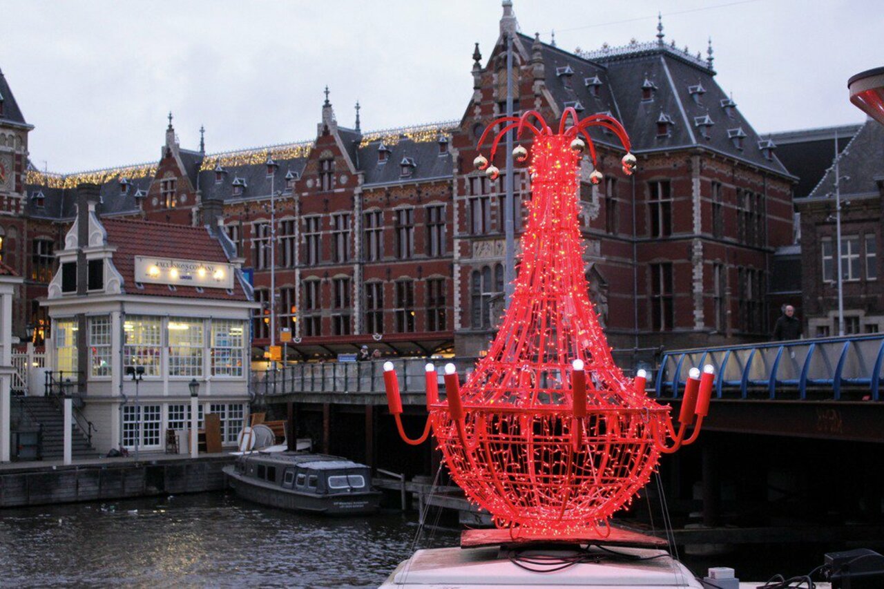 Amsterdam Light Festival 28 Nov to 1 Feb 2016. See light installations on foot or take a canal boat #Holland #Art https://t.co/xLpHObdDsK