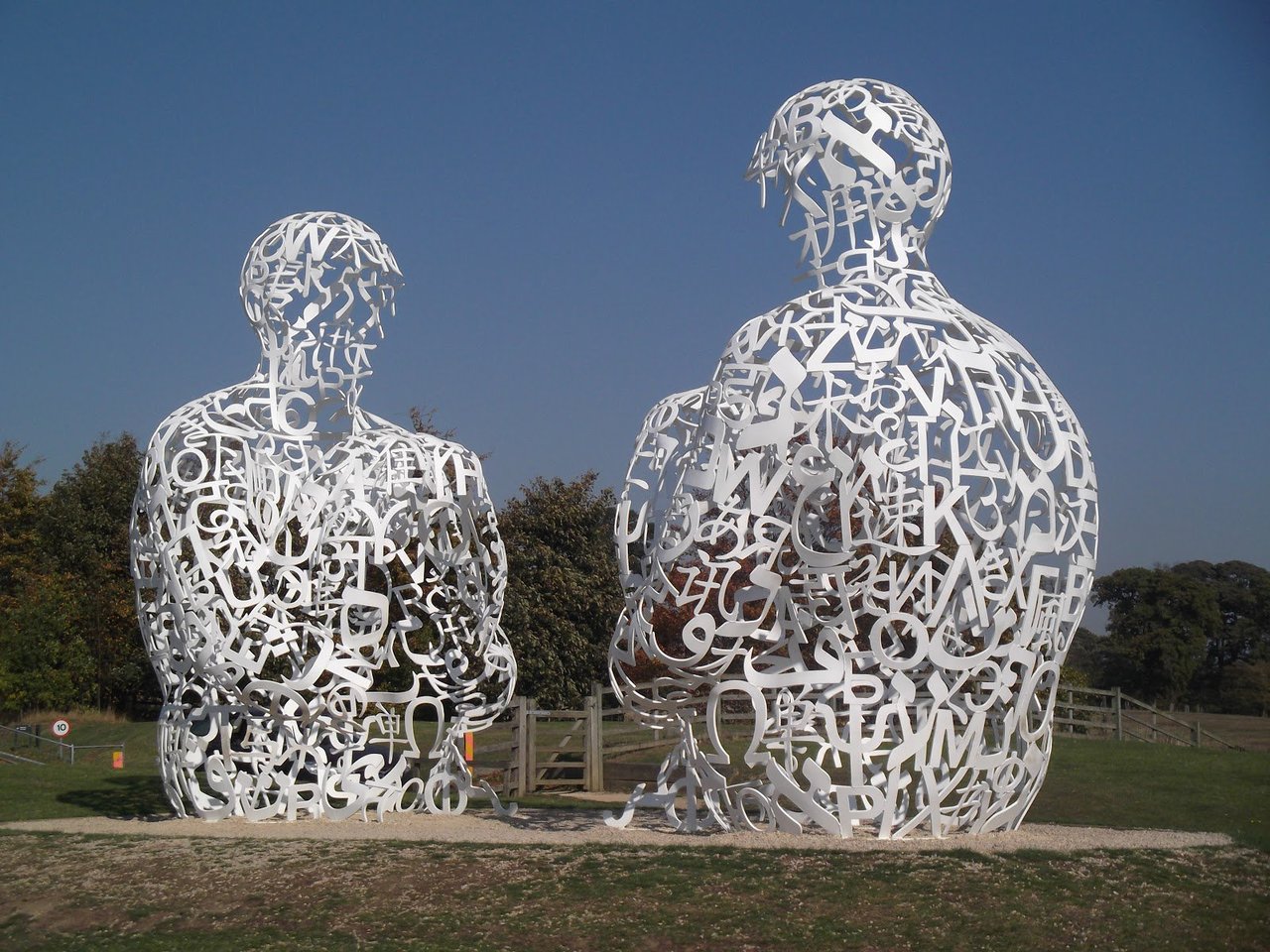 Today's #FontSunday theme is #PublicArt fonts. Post yours from 12 noon. Here's one by Jaume Plensa in @YSPsculpture https://t.co/P26xrhgA7N
