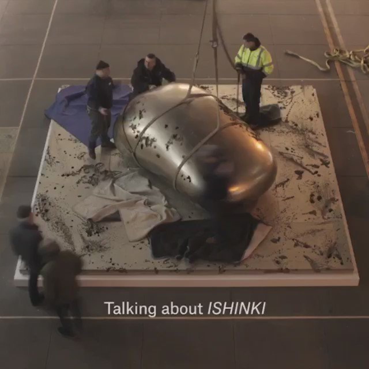 See Kan Yasuda’s monumental “Ishinki“ being installed in Rockefeller Center. https://t.co/bSBfWr6q4u