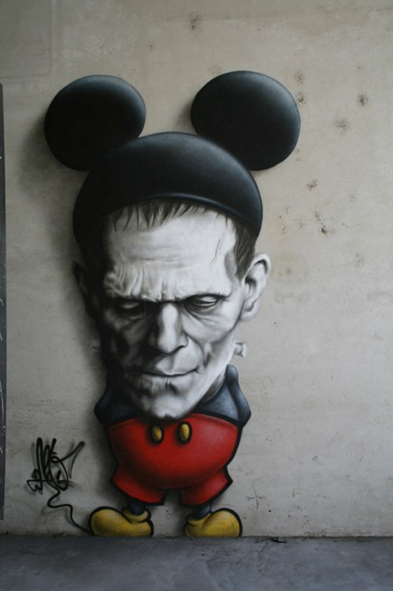 #Streetart #urbanart #graffiti #mural "Franken' Mouse 1" by #artist Cart'1 https://t.co/RW5Ovfvcc3