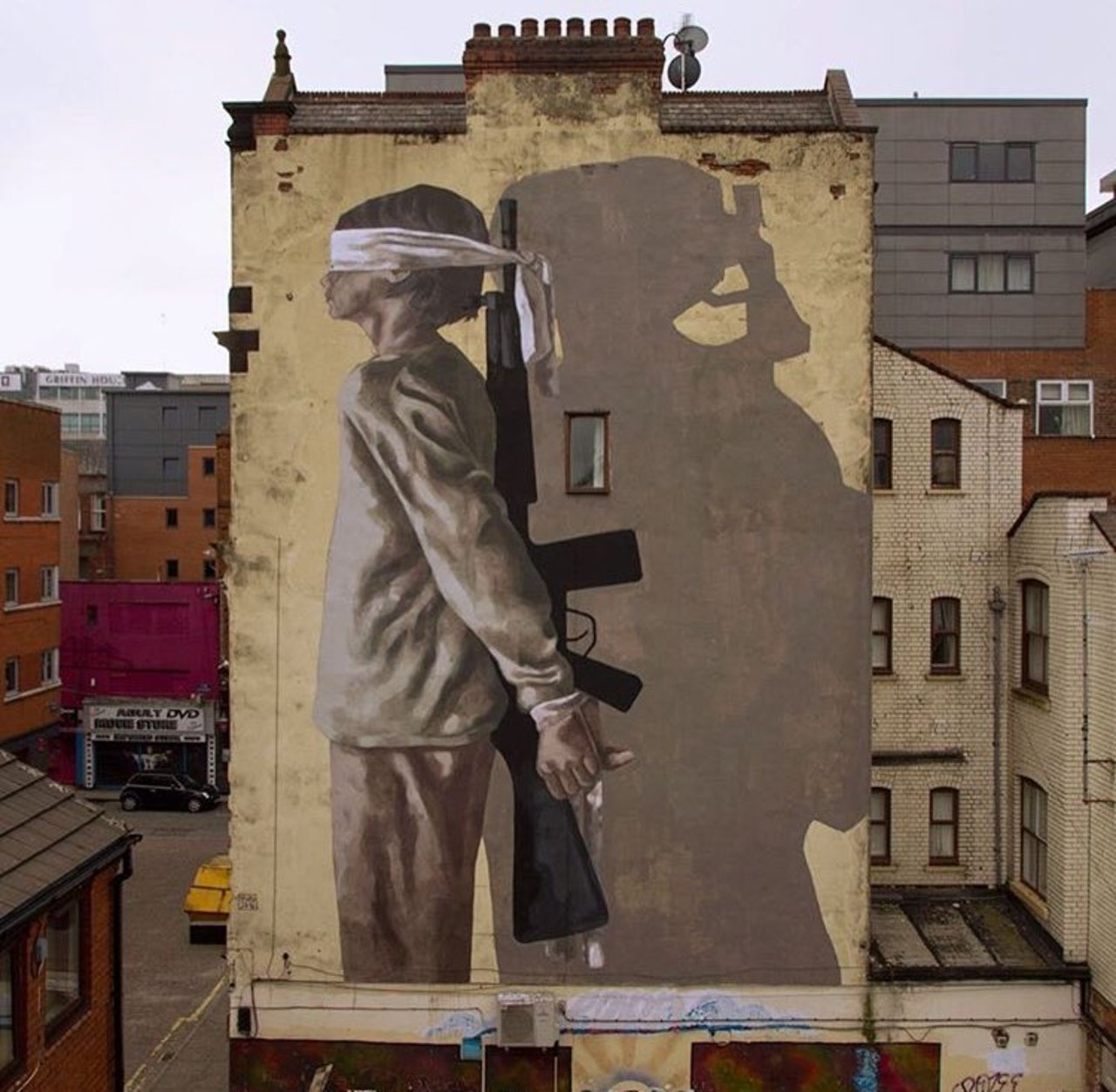 'War impact on children's life's'New Street Art - Hyuro in Manchester UK #art #mural #graffiti #streetart https://t.co/7bXT5MvJH8