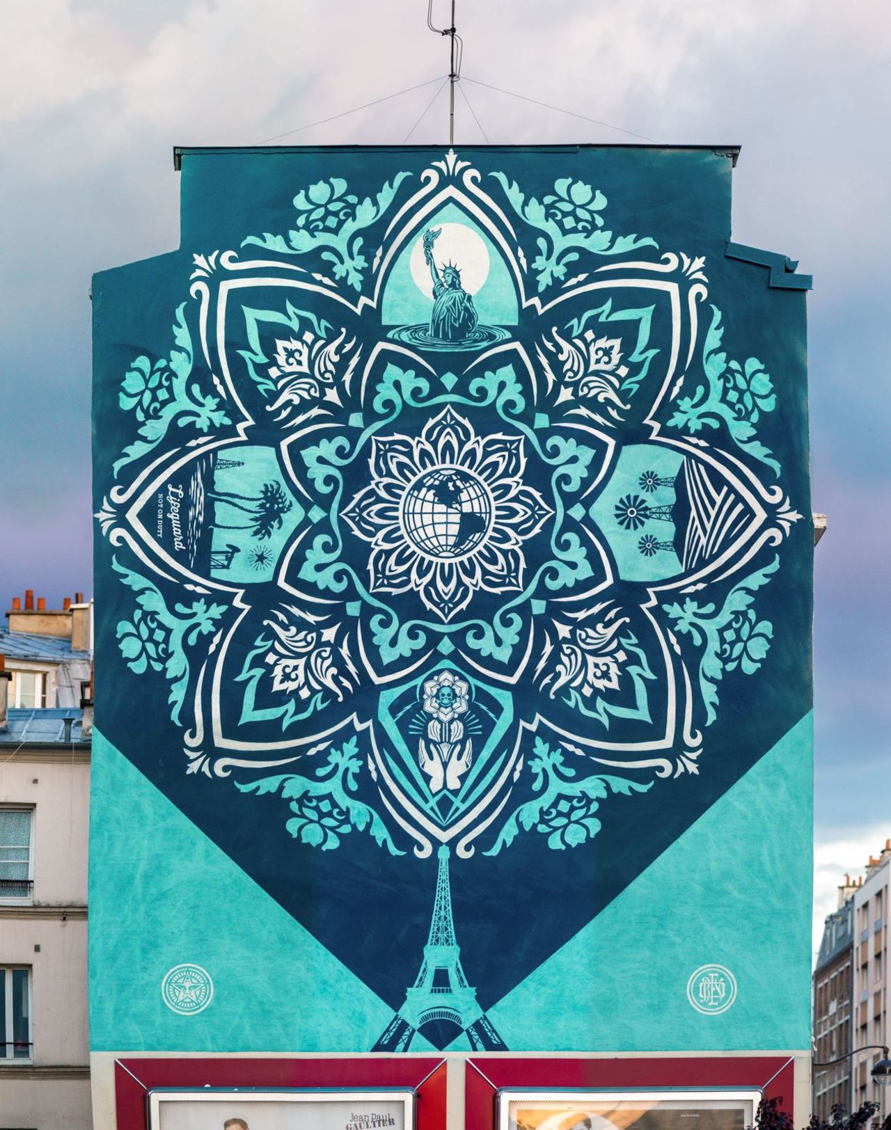 "Earth Crisis" by Shepard Fairey in Paris #streetart http://www.streetartnews.net/2016/06/earth-crisis-by-shepard-fairey-in-paris.html https://t.co/g3CG0mZD9d