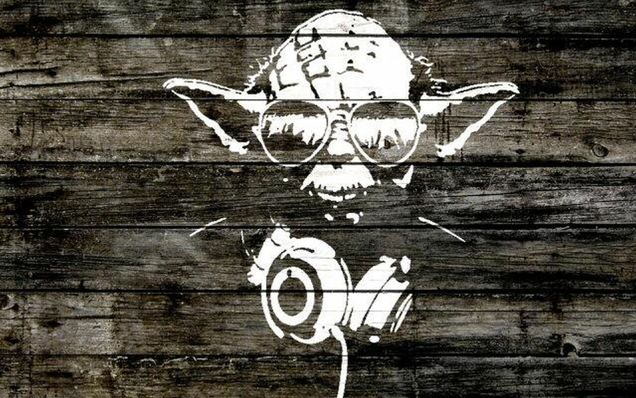 #StreetartSaturday Master Yoda DJ #Stencil #StreetArt is simple, fun and people will enjoy it. https://t.co/fjgYYkQFbj